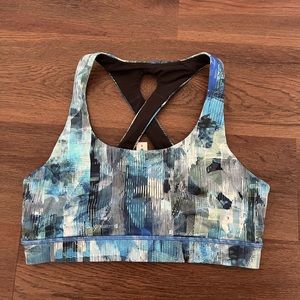BRAND NEW lululemon bra - size 6